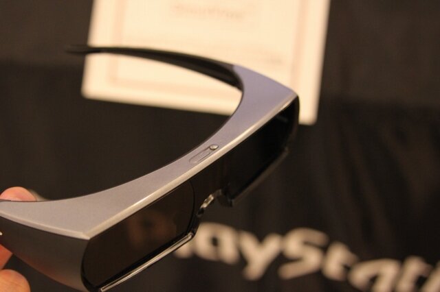 メガネの上部にスイッチ