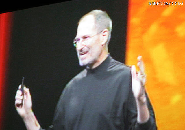 iPodの基調講演をする米アップル前CEOのS・ジョブズ