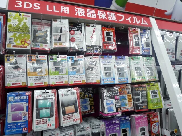 【フォトレポート】ニンテンドー3DS LL発売日＠ヨドバシAkiba