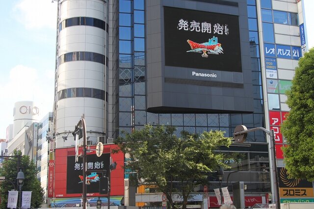 【ドラクエX発売】渋谷スクランブル交差点をドラクエがジャックした