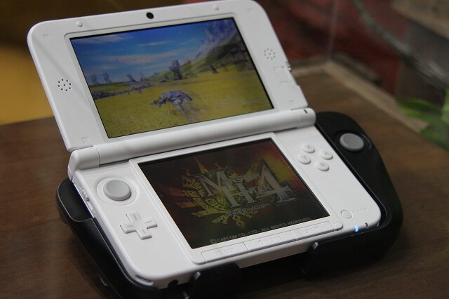 【TGS 2012】3DS LLでも「拡張スライドパッド」で快適なモンハンを！LL用が初披露