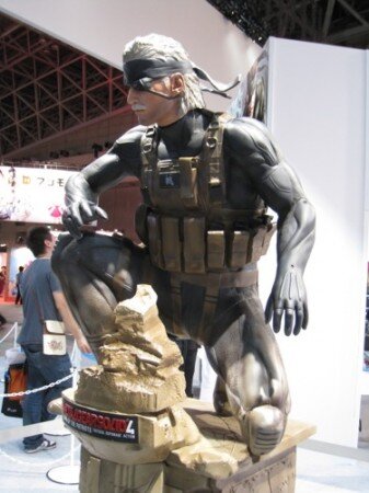 【TGS 2012】あの”ダンボール箱”も登場—「メタルギア」シリーズ初のソーシャルゲーム『METAL GEAR SOLID SOCIAL OPS』を試遊