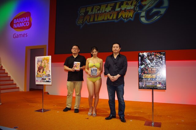 【TGS 2012】スパロボ×美少女アイドルの水着＝最強タッグ！｢スーパーロボット大戦Card Chronicle｣紹介ステージ