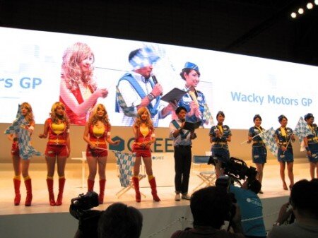 【TGS 2012】コンパニオンさんとレースバトル！グリーブースのiOS/Android『Wacky Motors GP』