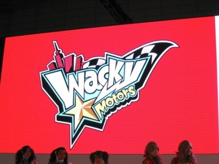 【TGS 2012】コンパニオンさんとレースバトル！グリーブースのiOS/Android『Wacky Motors GP』