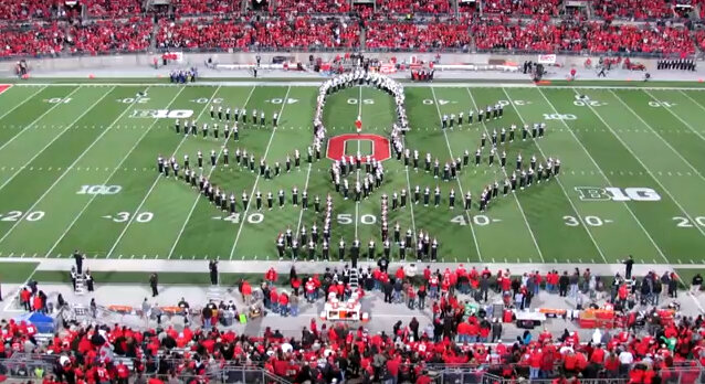 あの有名兄弟も出演！？大学のマーチングバンドが魅せたゲームづくしのハーフタイム