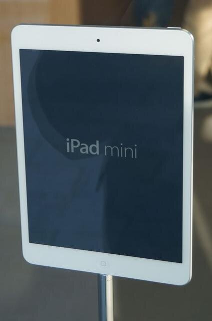 iPad mini 発売。アップルストア銀座のようす