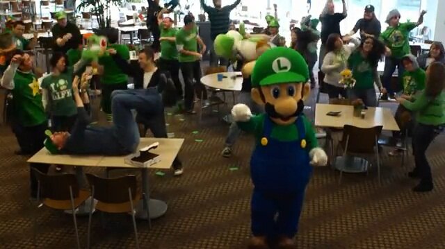 マリオの弟、今流行のハーレムシェイクに挑戦