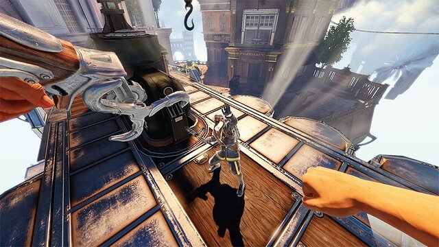 初代『BioShock』でお馴染みだったレンチに変わり、今作で近接攻撃に使用するのは移動手段でもあるスカイフック（画像では左手に装備）