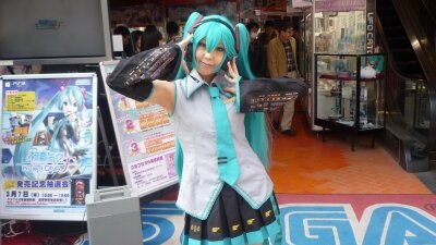 『初音ミク -Project DIVA- F』発売記念抽選会レポ ― 内海プロジェクトマネージャーインタビューも