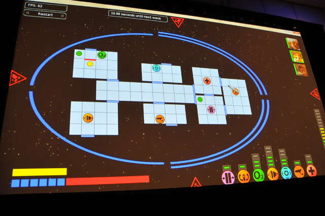 いかにもなデザインながらも適切な「開発中」。コンセプトスケッチではなく、もうクルーが動きまわっていました