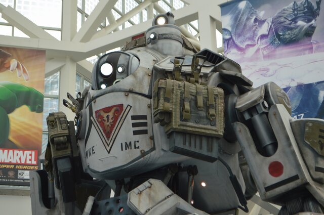 【E3 2013】これが『Titanfall』の主役メカTitanだ！現地に登場した巨大ロボットを詳細フォトレポート