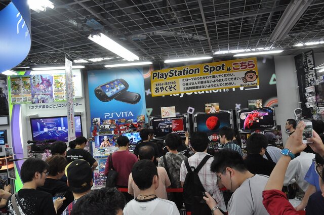 会場には多くのファンが詰めかけました