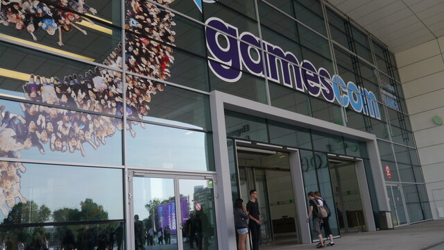 GC 13: gamescom 2013の一般デーが本日開幕、会場付近の熱気をフォトレポートでお届け