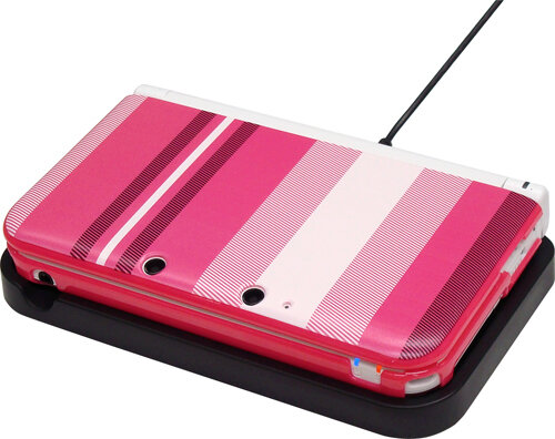 装着したまま充電台の使用も可能