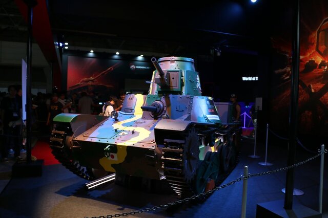 【東京ゲームショウ2013】「ガルパン」秋山優花里役中上育実さんと五十鈴華役尾崎真実さんが『World of Tanks』のステージにやってきたー！