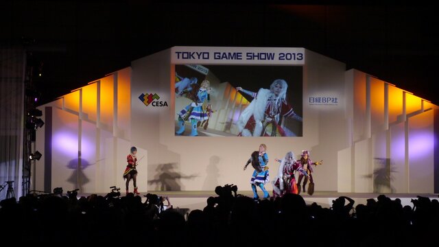 【東京ゲームショウ2013】一般公開初日のコスプレイベント「Cosplay Collection Night @ TGS」レポート