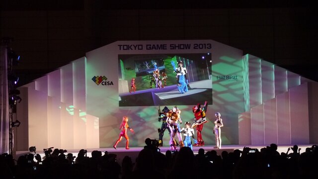 【東京ゲームショウ2013】一般公開初日のコスプレイベント「Cosplay Collection Night @ TGS」レポート