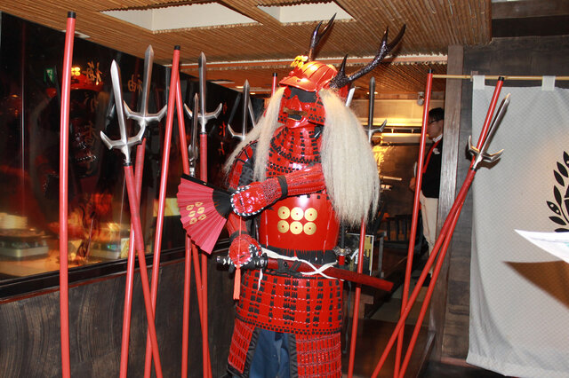 真田幸村の甲冑フィギュアがお出迎え