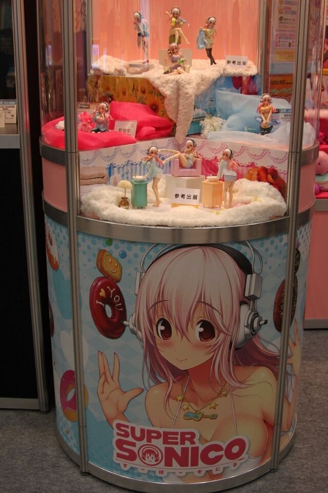 【JAEPO 2013】LINE、パズドラ、ダンガンロンパなど注目アイテムが揃ったフリューブース