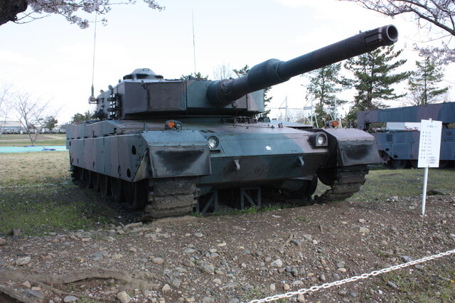 桜に車両に小火器の多数！陸上自衛隊土浦駐屯地をフォトレポート