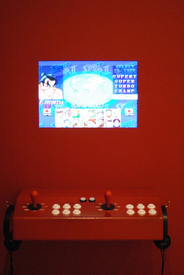 『ハイパーストリートファイターII』の筐体