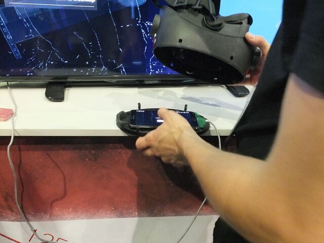 【E3 2014】VR機の新たな対抗馬！？スマートフォンを利用した4way HMD「Cmoar Personal Viewer」