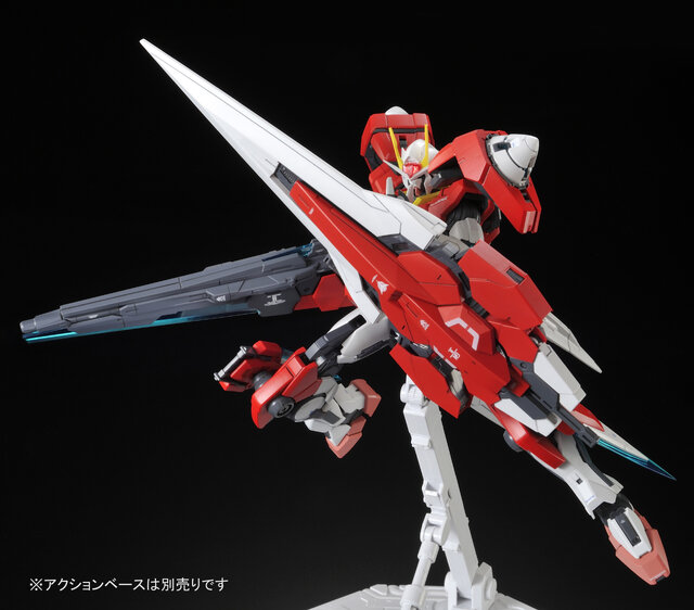 鮮烈なカラーと多彩な武装展開ギミックを搭載したMG「ダブルオーガンダム セブンソード/G インスペクション」