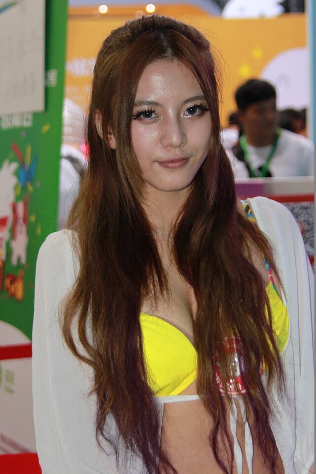 【China Joy 2014】雨の上海、でも熱気十分の会場でお出迎え、美女コンパニオン二日目編