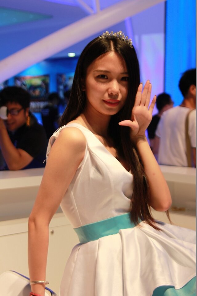 【China Joy 2014】雨の上海、でも熱気十分の会場でお出迎え、美女コンパニオン二日目編