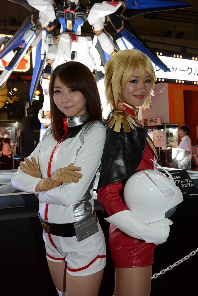 【TGS 2014】出足は好調? ともかく美しいコンパニオンの皆様をご紹介！