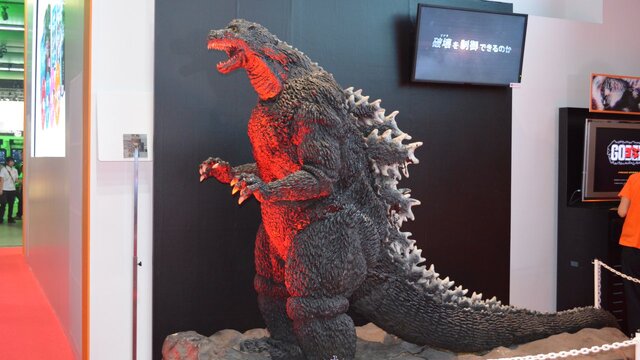 【TGS 2014】バンダイナムコのブースは豪華絢爛！ガンダムもゴジラも神龍もコスプレイヤーも！