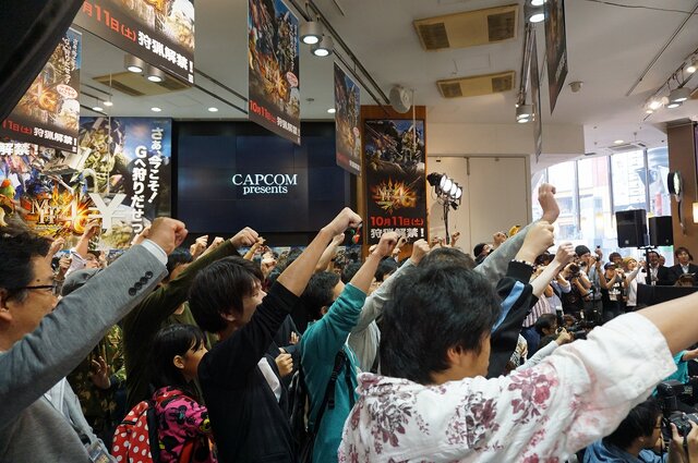 『MH4G』発売カウントダウンイベントにハンター500人が集結！辻本P「鳥肌が立つ」