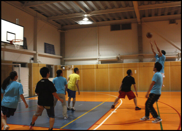 『NBA CLUTCH TIME』開発チームとインサイド編集部がバスケでガチンコ勝負！ユニフォーム＆広告掲載権を勝ち取れるか！