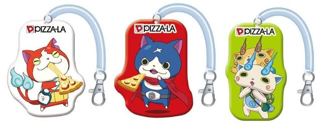 PIZZA-LA×映画「妖怪ウォッチ」、パスケースやポストカードなどオリジナルグッズ4点がセットになったピザ登場