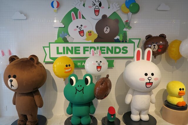 LINEファンの聖地!? 13日オープンの原宿「LINE FRIENDS STORE」をブラウン好きの編集長がチェック！