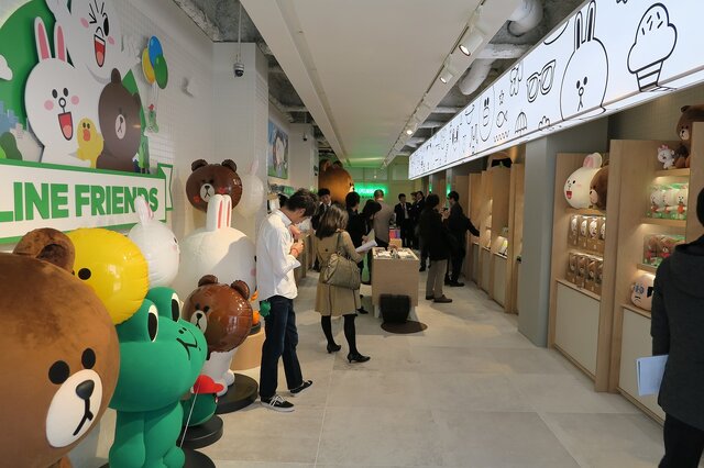 LINEファンの聖地!? 13日オープンの原宿「LINE FRIENDS STORE」をブラウン好きの編集長がチェック！