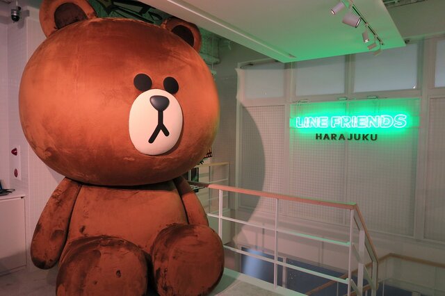 LINEファンの聖地!? 13日オープンの原宿「LINE FRIENDS STORE」をブラウン好きの編集長がチェック！