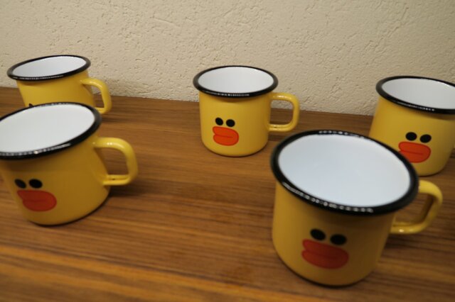 LINEファンの聖地!? 13日オープンの原宿「LINE FRIENDS STORE」をブラウン好きの編集長がチェック！