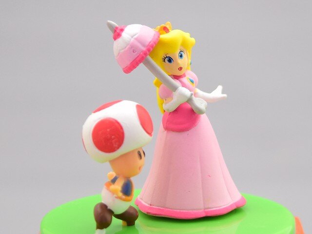 パラソル持ってキノピオとお散歩?