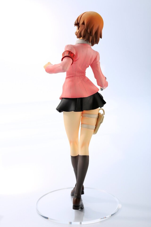 79%OFF!】 Dwell 劇場版 ペルソナ3 岳羽ゆかり 1 8 完成品フィギュア