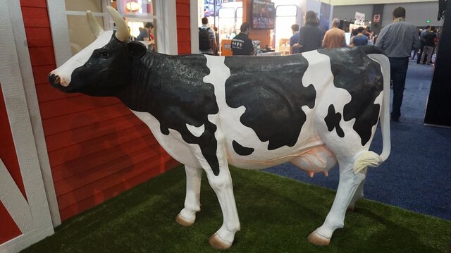 【E3 2015】話題の農作業ゲーム専用コントローラーの実物を写真で！ロマン溢れる機能にも注目