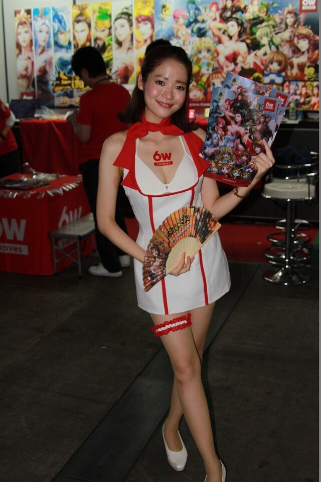 【TGS2015】熱気あふれる一般公開日初日、熱さを吹き飛ばしてくれる美女たちを紹介