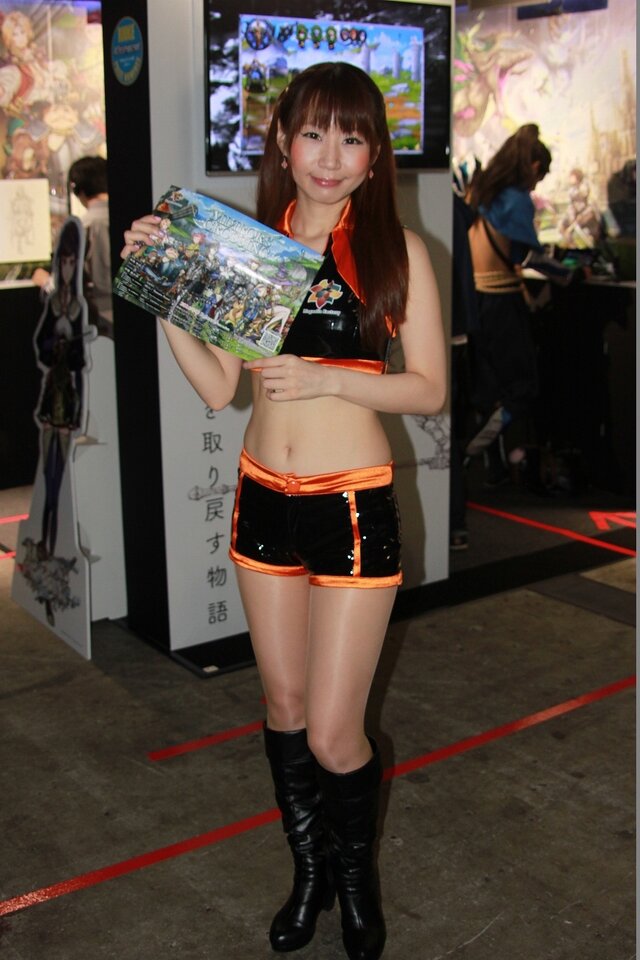 【TGS2015】熱気あふれる一般公開日初日、熱さを吹き飛ばしてくれる美女たちを紹介