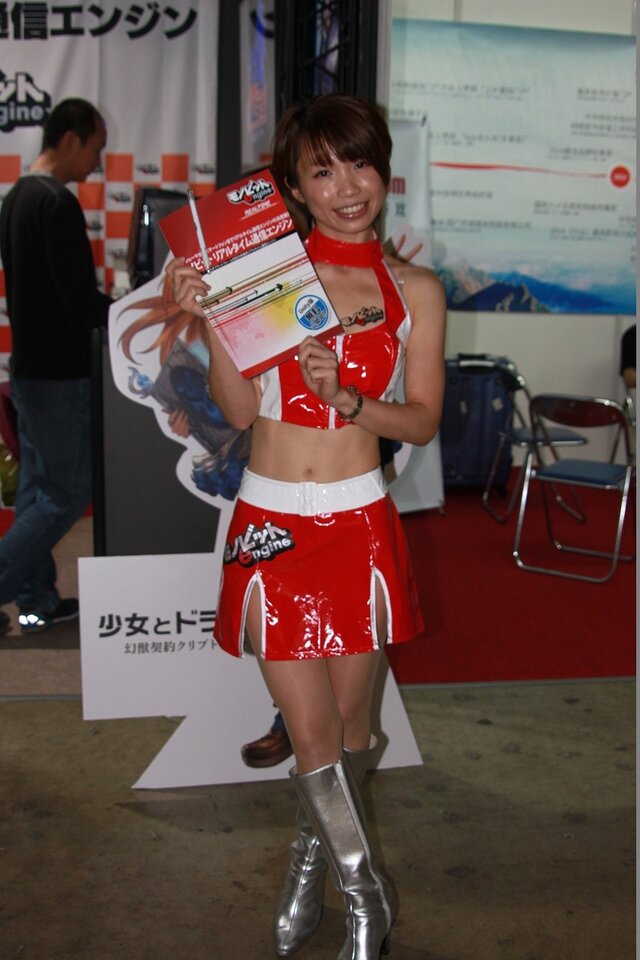 【TGS2015】熱気あふれる一般公開日初日、熱さを吹き飛ばしてくれる美女たちを紹介