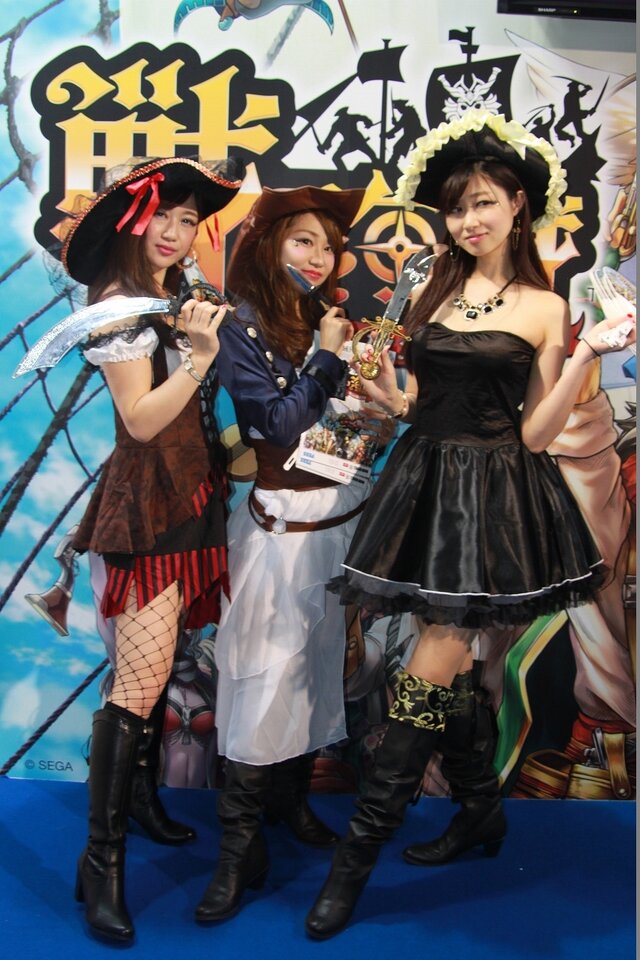 【TGS2015】熱気あふれる一般公開日初日、熱さを吹き飛ばしてくれる美女たちを紹介