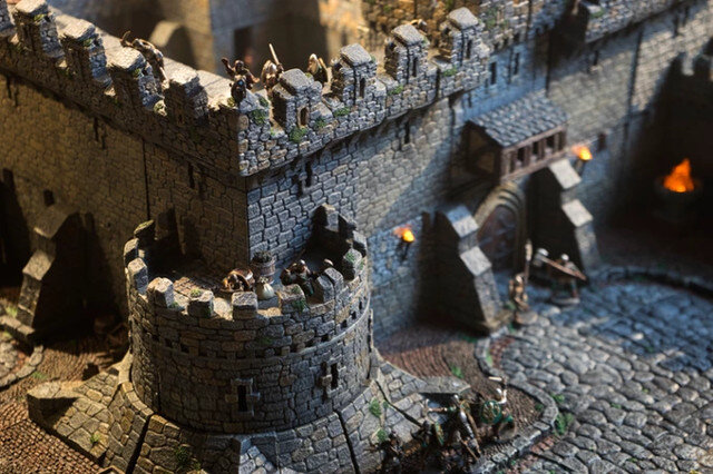 TRPG向けミニチュア城『Dwarven Forge's Castles』が超豪華！サンドボックスの様に組み立て可能