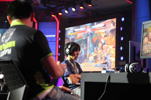 E Sportsドキュメンタリー番組 格闘ゲームに生きる 5月放送 梅原大吾など4ヶ国5人の選手を1年間取材 インサイド