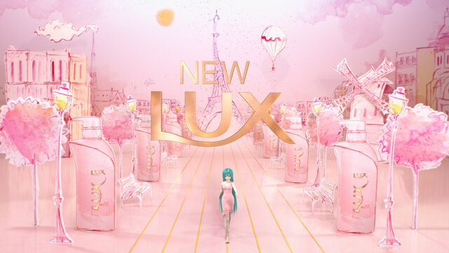 「LUX × 初音ミク」コラボCM公開！電子の歌姫がスカーレット・ヨハンソンと夢の競演