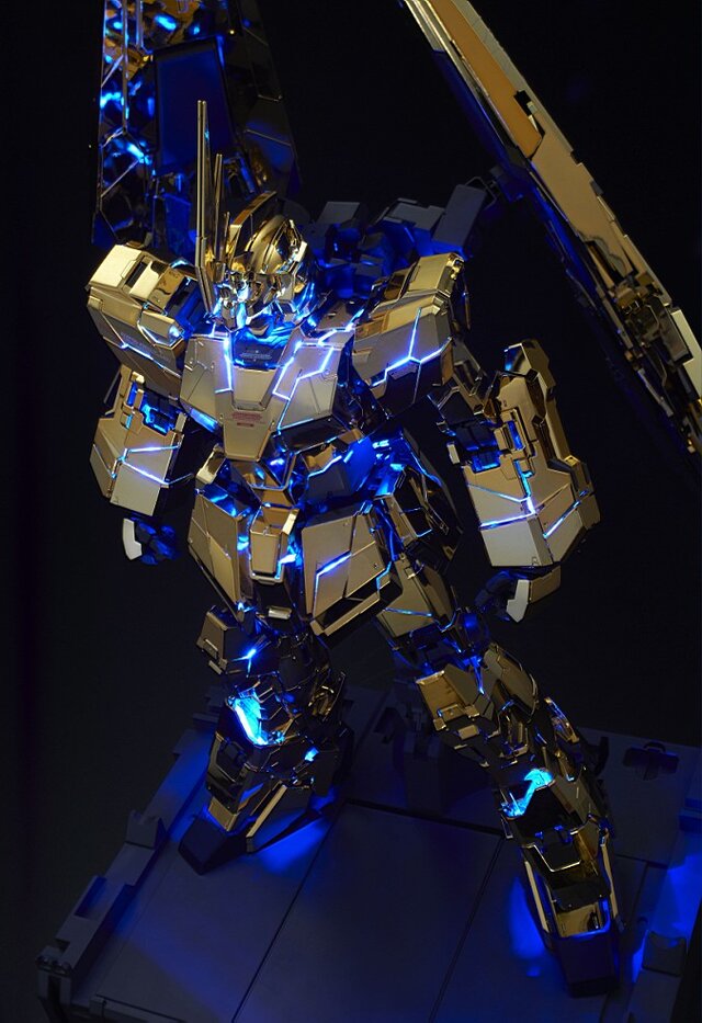 ユニコーンガンダム3号機 フェネクス がパーフェクトグレードで登場 究極の 金色の不死鳥 が降臨 5枚目の写真 画像 インサイド